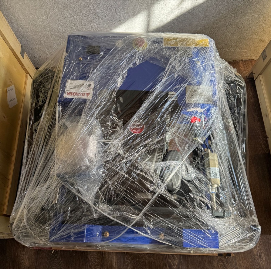 Robot de tuns iarba AWY 550 PRO Hybrid Lawn Mower – motor termic Loncin, 9CP, 244CC, Euro 5, in 4 timpi, telecomanda profesionala, cu senile, urca pante de 45° - imagine 31