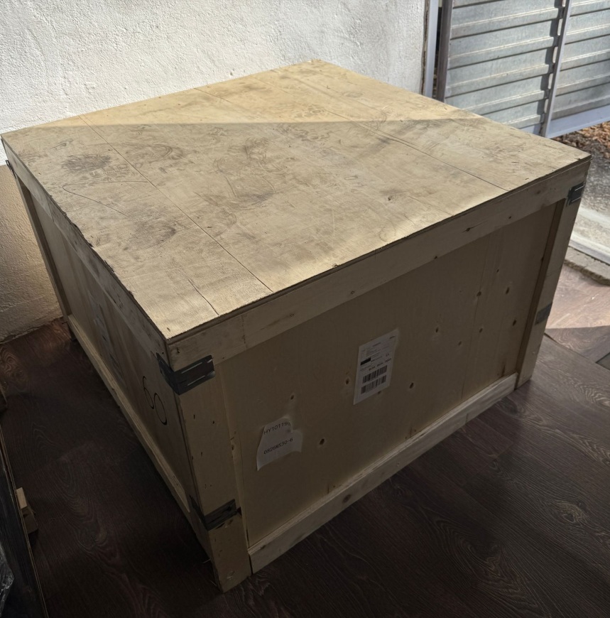 Robot de tuns iarba AWY 550 PRO Hybrid Lawn Mower – motor termic Loncin, 9CP, 244CC, Euro 5, in 4 timpi, telecomanda profesionala, cu senile, urca pante de 45° - imagine 32